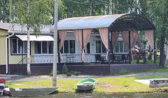 Домик с летней верандой